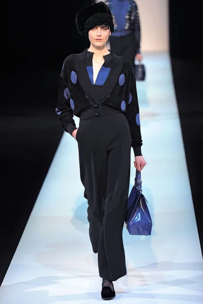 Look 27
